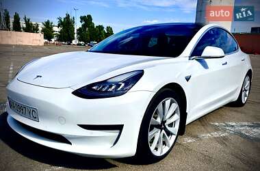 Седан Tesla Model 3 2020 в Киеве