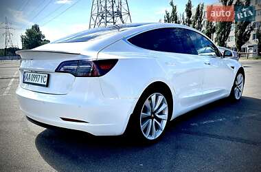 Седан Tesla Model 3 2020 в 