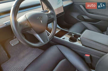 Седан Tesla Model 3 2019 в 