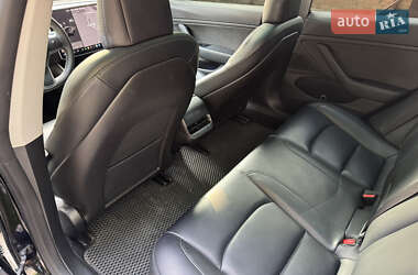 Седан Tesla Model 3 2019 в 