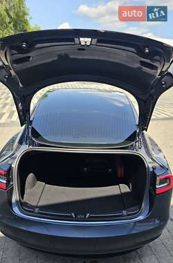 Седан Tesla Model 3 2020 в 