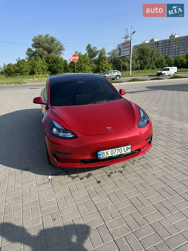 Седан Tesla Model 3 2022 в Хмельницком