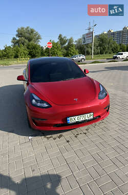 Седан Tesla Model 3 2022 в 