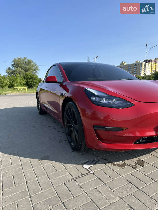 Седан Tesla Model 3 2022 в Хмельницком