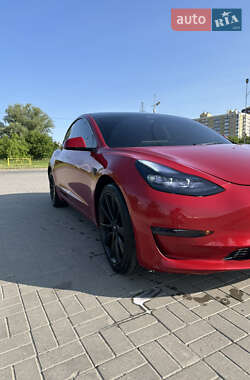 Седан Tesla Model 3 2022 в 
