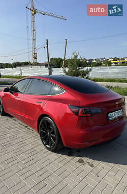 Седан Tesla Model 3 2022 в 