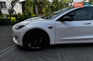 Седан Tesla Model 3 2021 в 