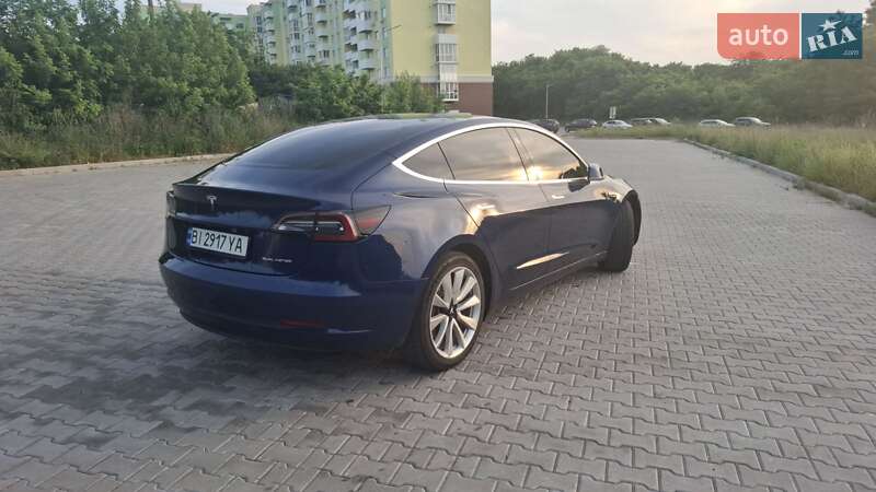 Седан Tesla Model 3 2019 в Полтаві