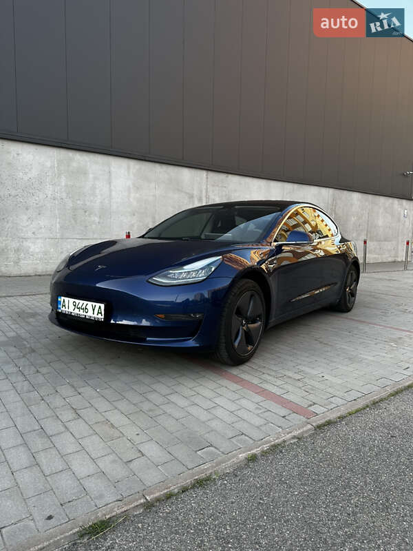 Седан Tesla Model 3 2018 в Киеве