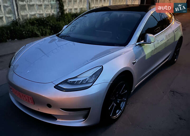 Седан Tesla Model 3 2018 в 