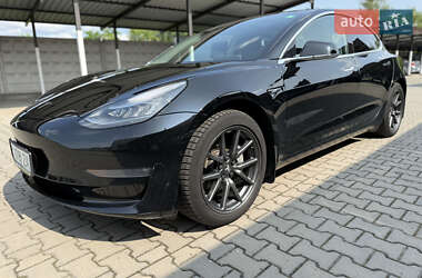 Седан Tesla Model 3 2019 в 