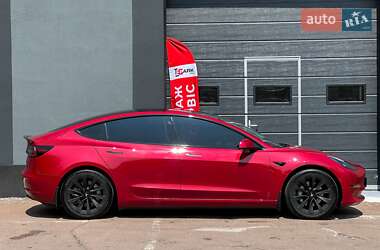 Седан Tesla Model 3 2021 в 