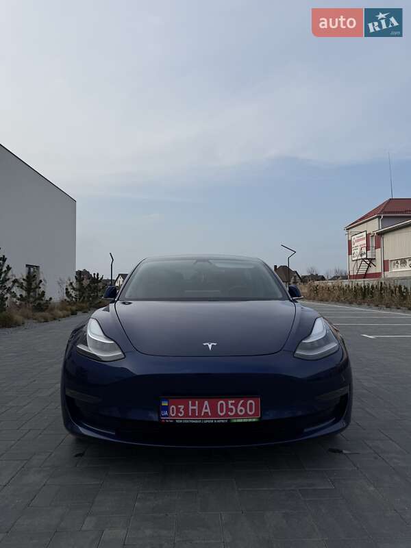 Седан Tesla Model 3 2019 в Луцке