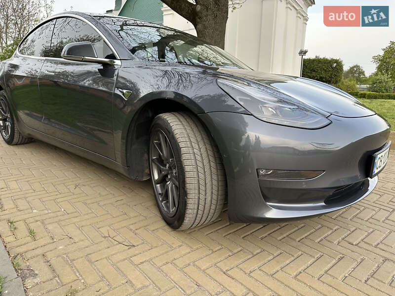 Седан Tesla Model 3 2019 в Прилуках