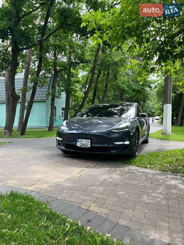 Седан Tesla Model 3 2018 в 