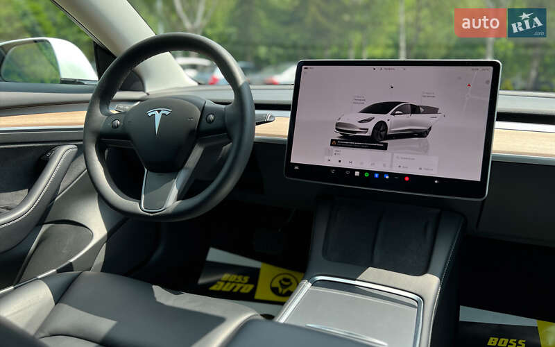 Седан Tesla Model 3 2022 в Львові
