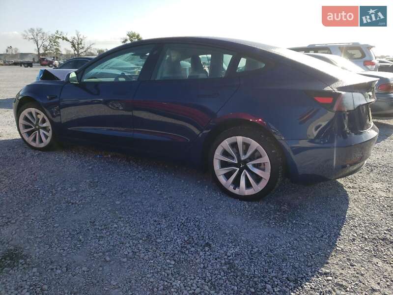 Седан Tesla Model 3 2022 в Киеве