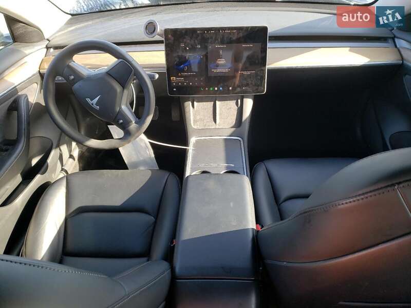 Седан Tesla Model 3 2022 в Киеве