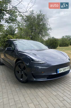 Седан Tesla Model 3 2023 в Ізмаїлі