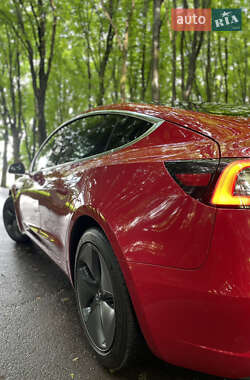 Седан Tesla Model 3 2018 в 
