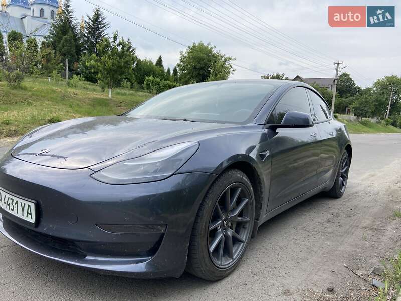 Седан Tesla Model 3 2022 в Києві