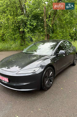 Седан Tesla Model 3 2024 в Львове