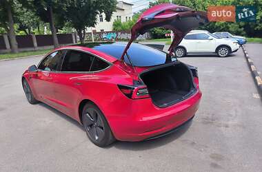Седан Tesla Model 3 2019 в 