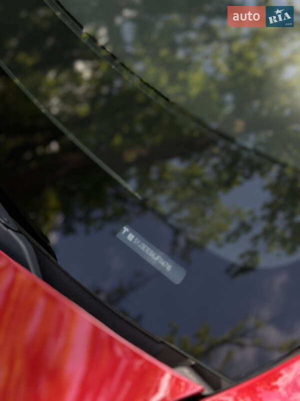 Седан Tesla Model 3 2018 в Трускавце