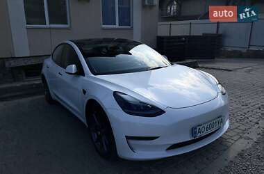 Седан Tesla Model 3 2021 в 