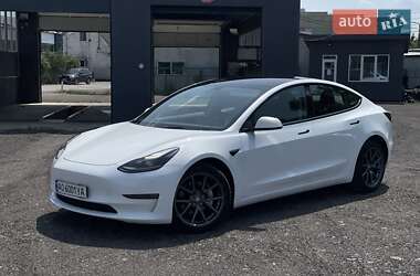 Седан Tesla Model 3 2021 в 