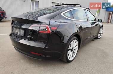 Седан Tesla Model 3 2019 в 