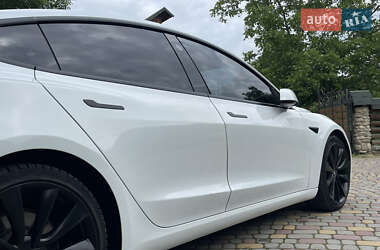 Седан Tesla Model 3 2020 в 