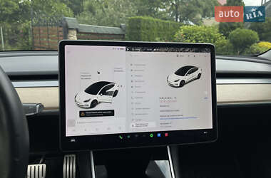 Седан Tesla Model 3 2020 в 