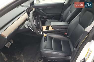 Седан Tesla Model 3 2020 в 