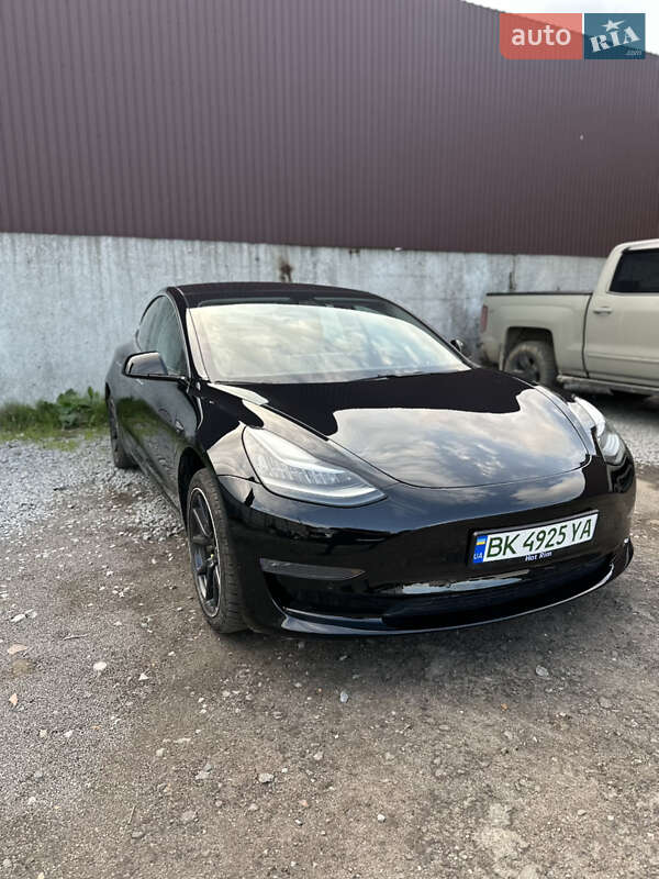 Седан Tesla Model 3 2018 в 