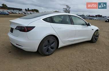 Седан Tesla Model 3 2020 в 