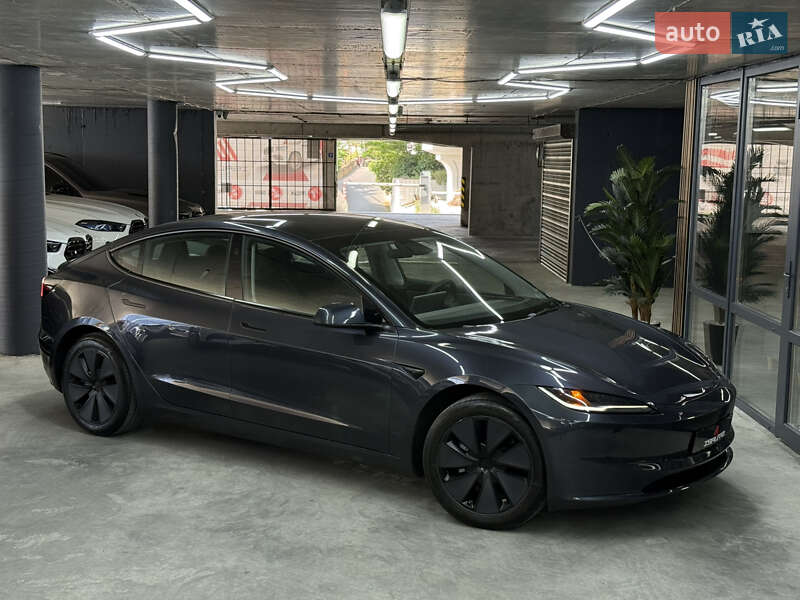 Tesla Model 3 2024