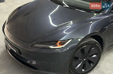 Седан Tesla Model 3 2024 в 