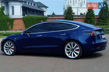 Седан Tesla Model 3 2019 в 