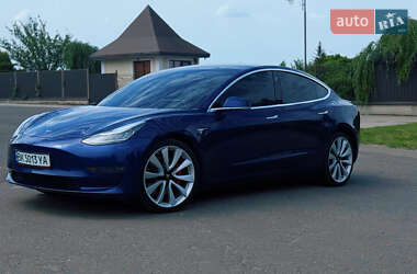 Седан Tesla Model 3 2019 в 