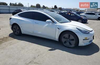 Седан Tesla Model 3 2020 в 