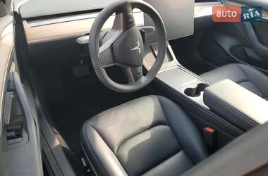 Седан Tesla Model 3 2022 в 