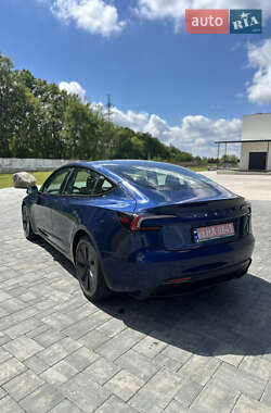 Седан Tesla Model 3 2024 в 