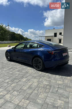 Седан Tesla Model 3 2024 в 