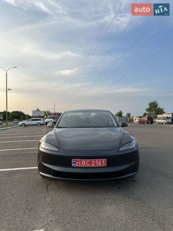 Седан Tesla Model 3 2024 в Луцьку