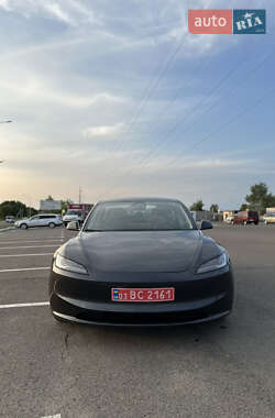 Седан Tesla Model 3 2024 в 