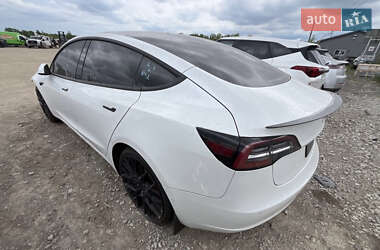 Седан Tesla Model 3 2021 в 
