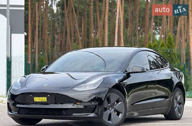 Седан Tesla Model 3 2022 в 