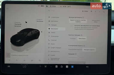Седан Tesla Model 3 2022 в 