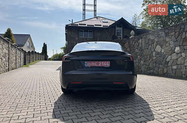 Седан Tesla Model 3 2024 в 